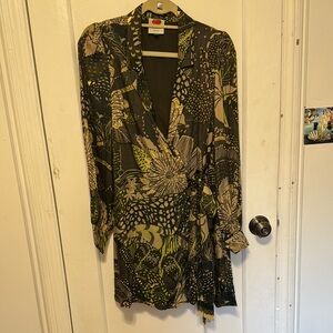 Farm Rio Green Hues Floral Wrap Dress size M ~ cute sequin detail!